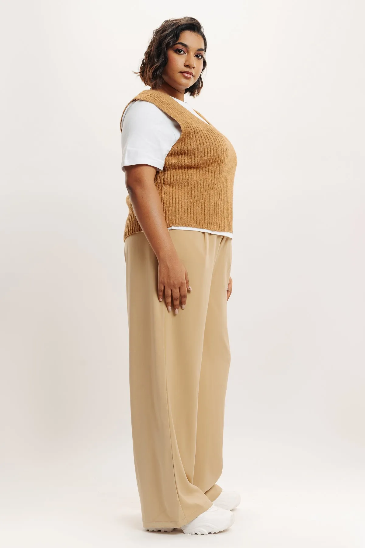 Cream Pleated Straight Fit Curve Korean Pant