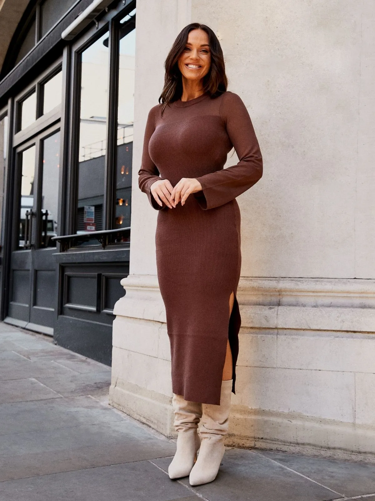 Rue Sheer Sleeve Ribbed Knitted Dress / Chocolate